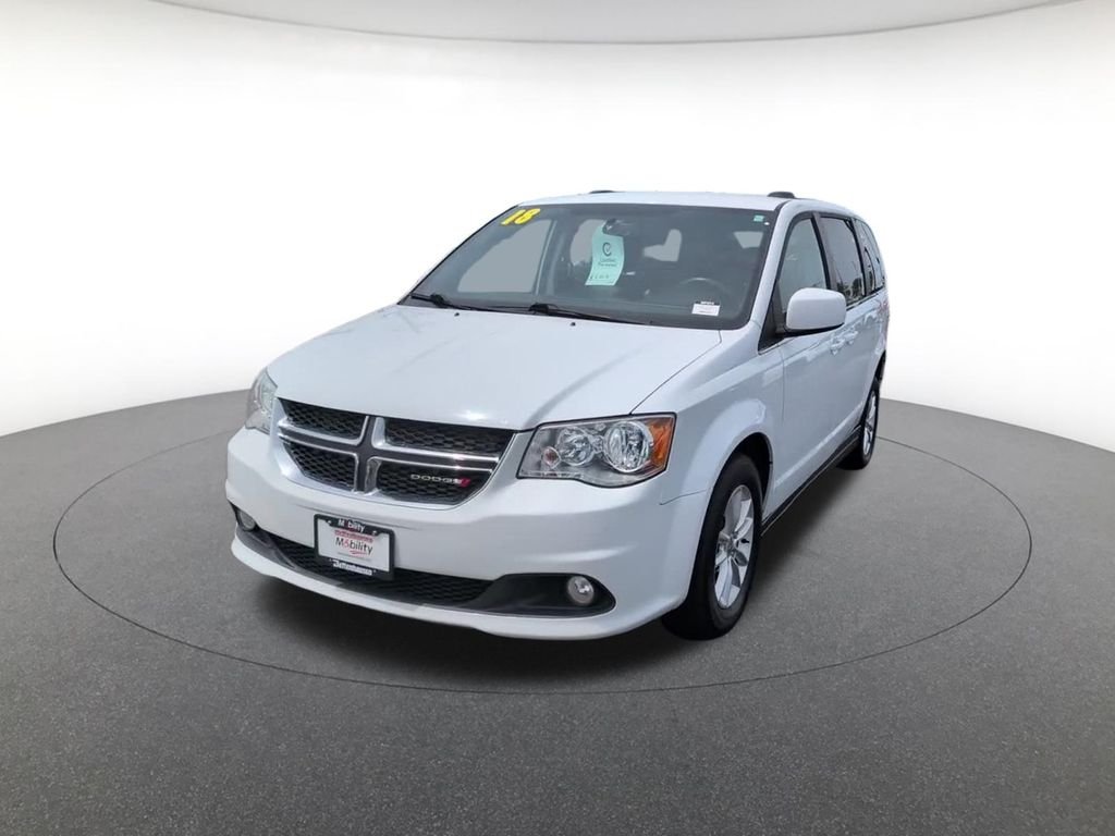 Used 2018 White Dodge SXT image 11