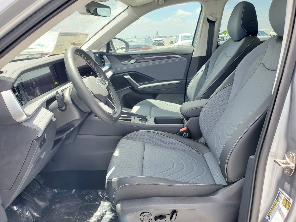 New 2026 Silver Volkswagen 2.0T SE image 9