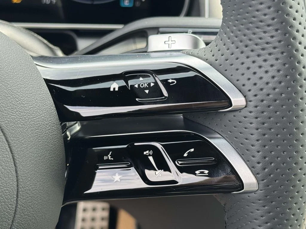 New 2026 Blue Mercedes-Benz GLC 300 image 23