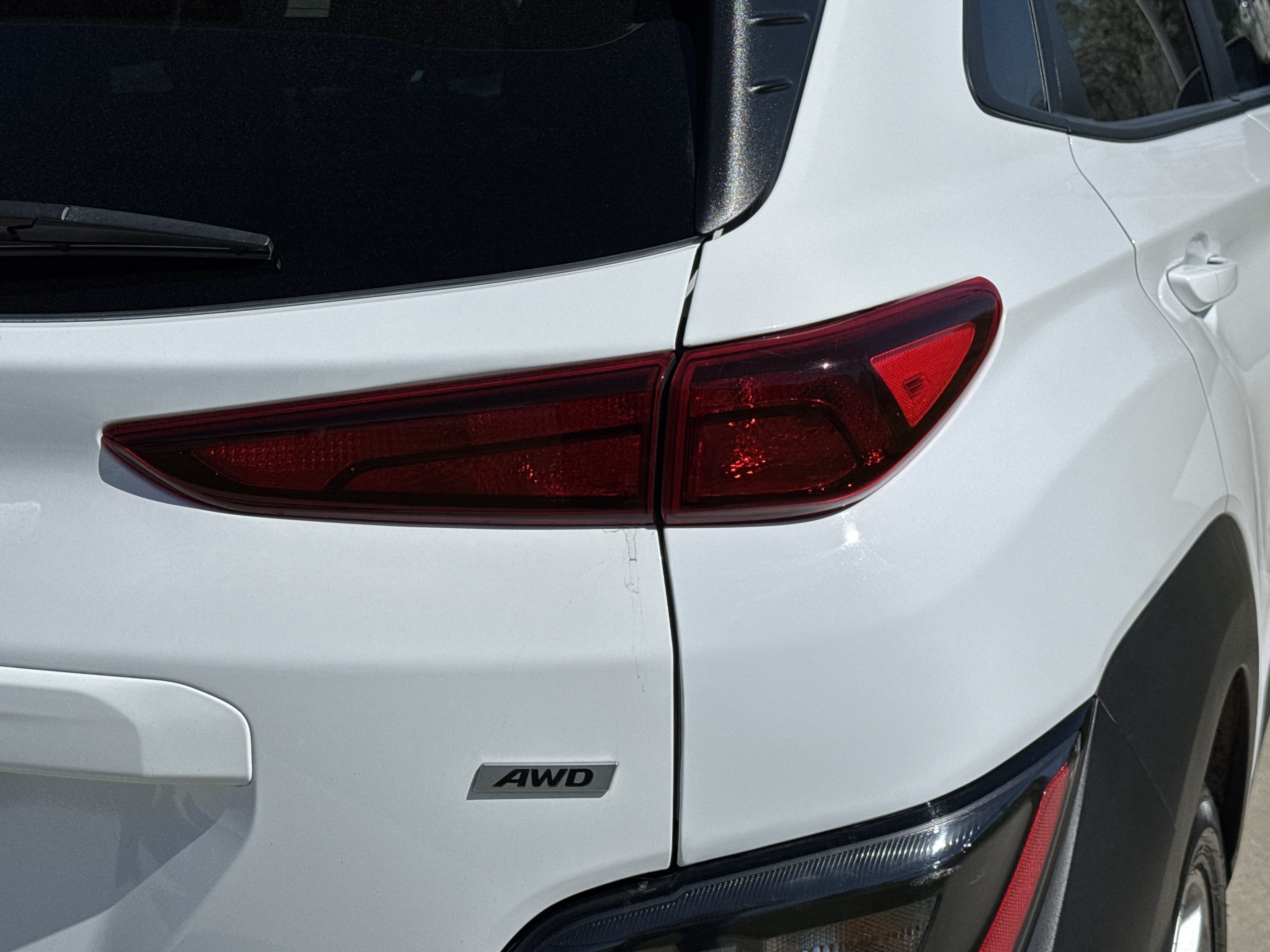 Used 2023 White Hyundai SEL image 11