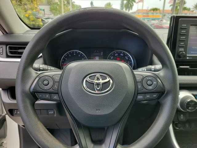2020 Toyota RAV4 XLE - Photo 20