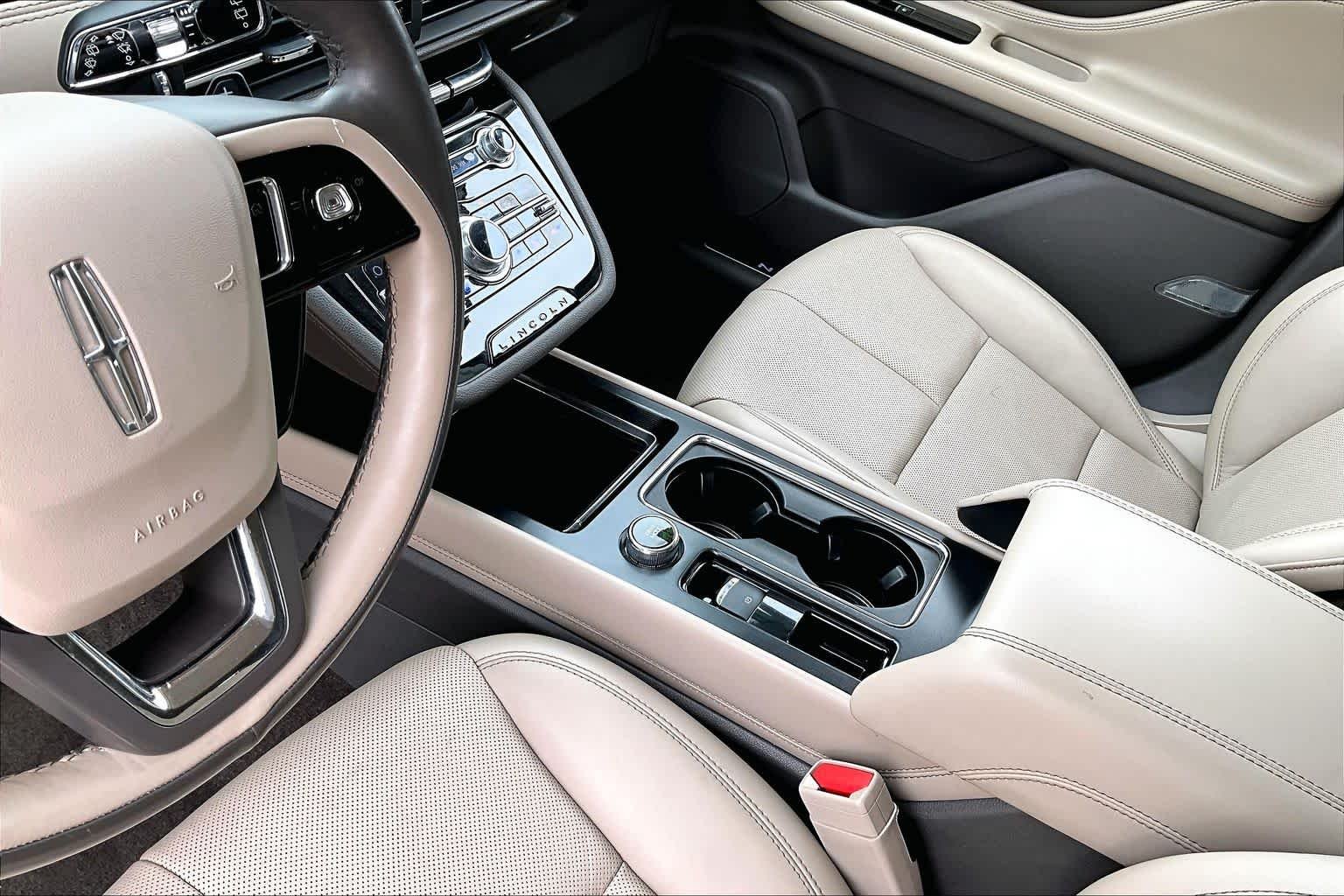 Used 2020 Magnetic Gray Lincoln Reserve image 16