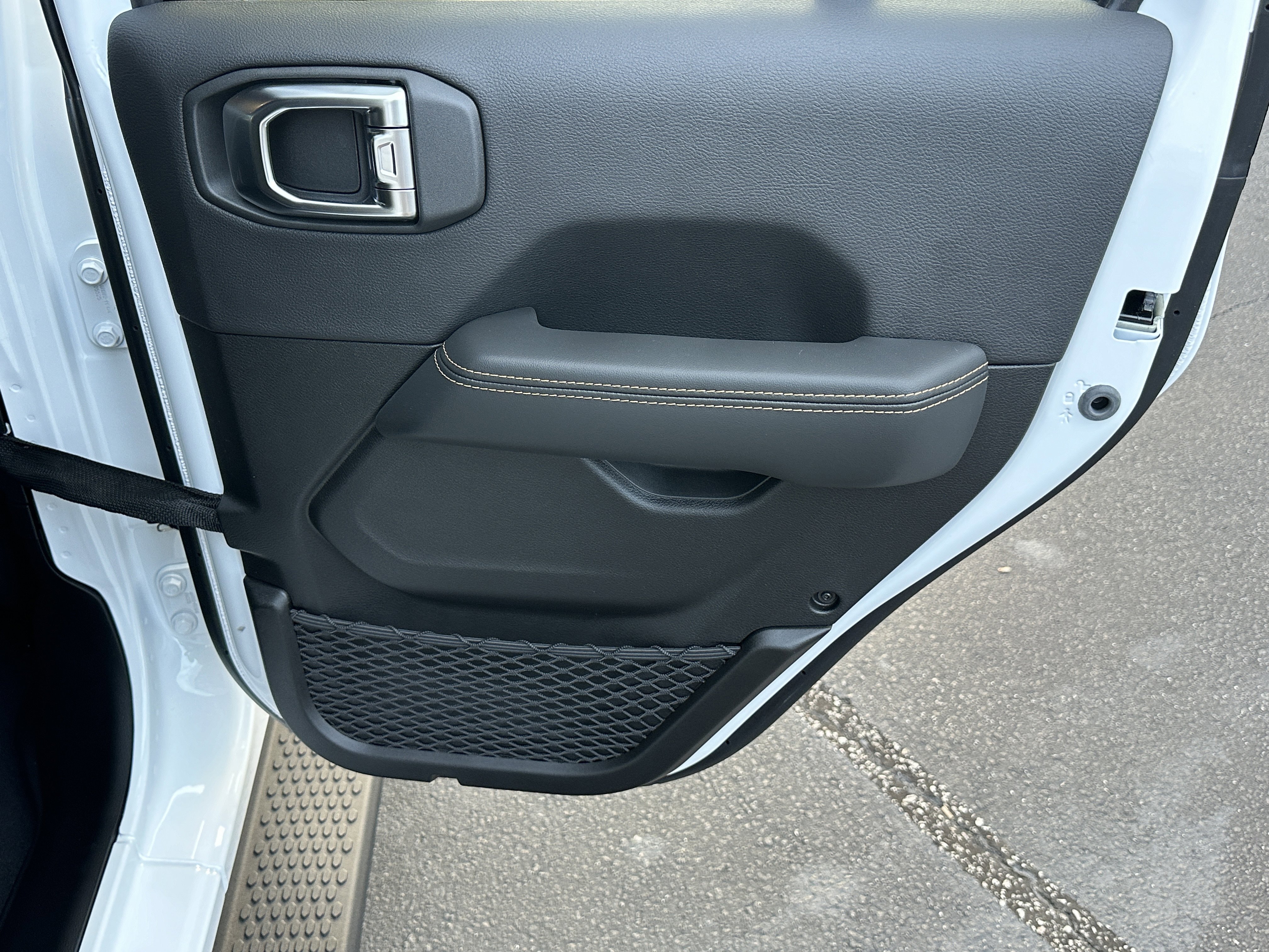 2025 Jeep Wrangler 4-Door Sahara - Photo 17