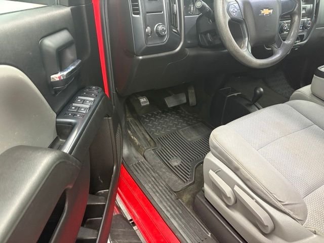 Used 2018 Red Chevrolet Custom image 10