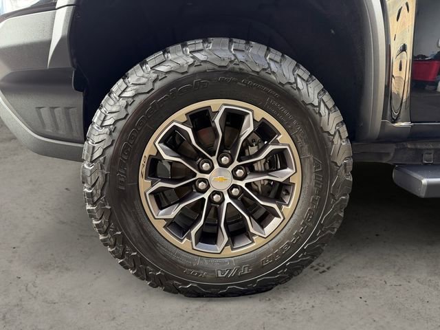 Used 2019 BLACK Chevrolet 4WD ZR2 image 14