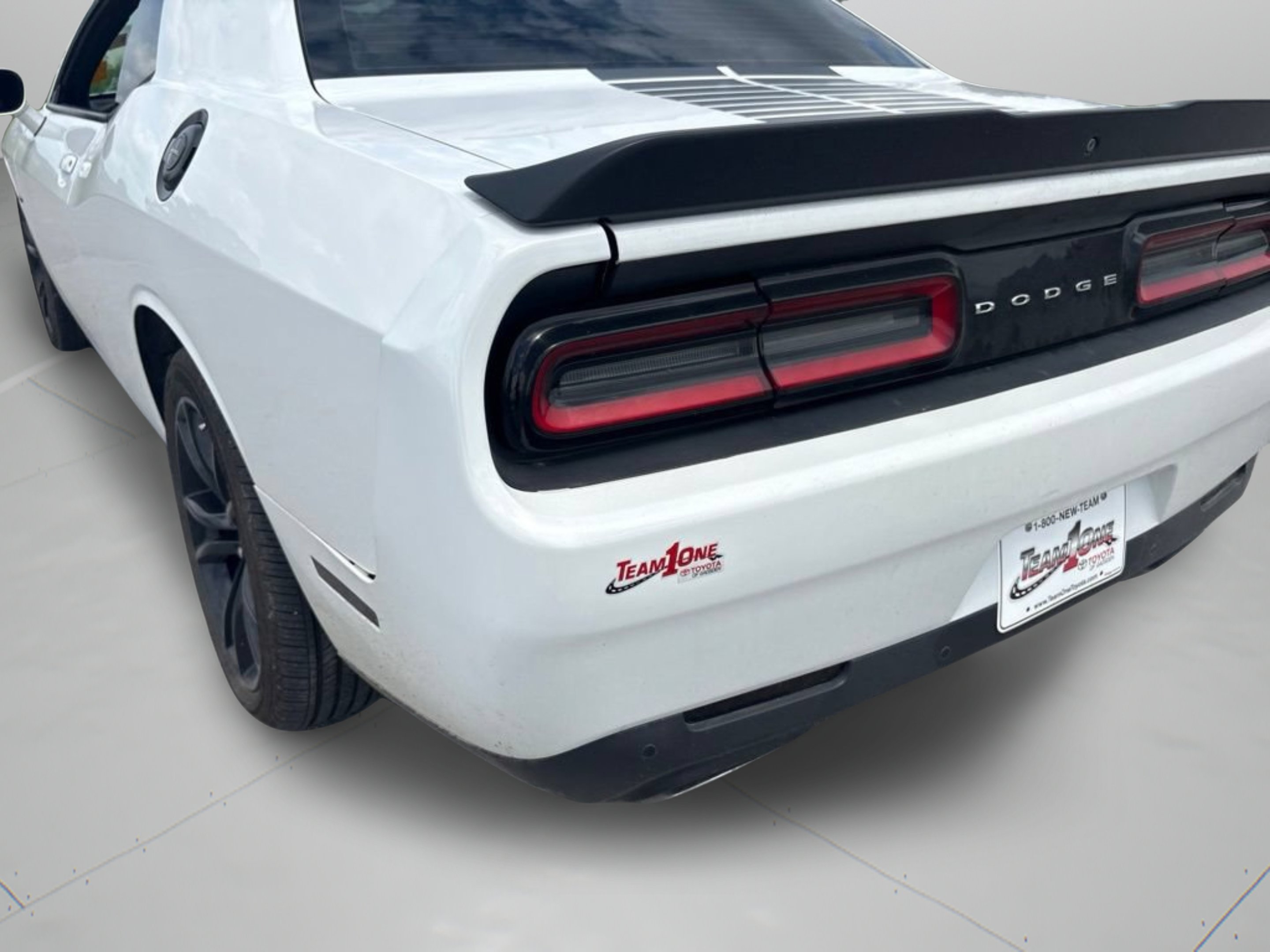 Used 2016 Bright White Clearcoat Dodge R/T Plus image 30