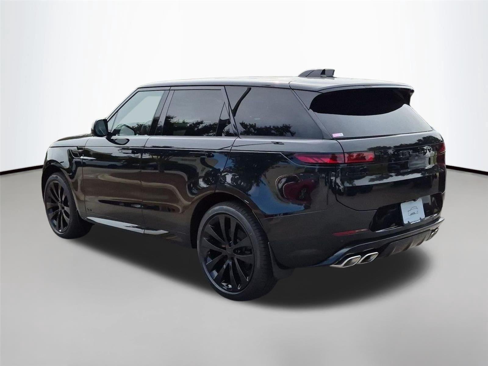 New 2027 Santorini Black Land Rover Dynamic SE image 3