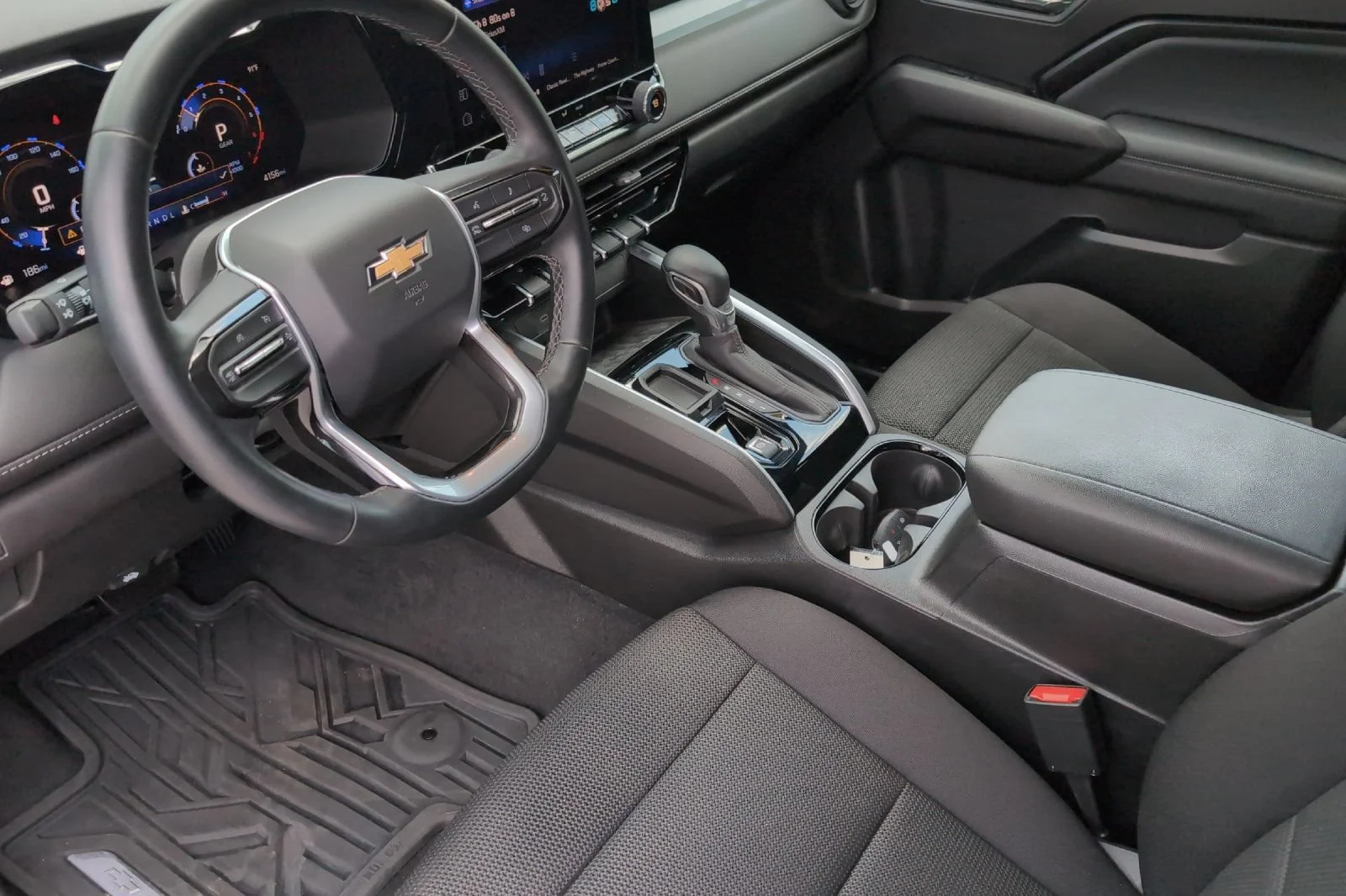 Used 2024 Summit White Chevrolet LT image 11