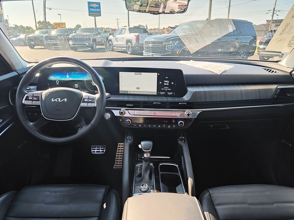 Used 2024 White Kia SX-Prestige image 17