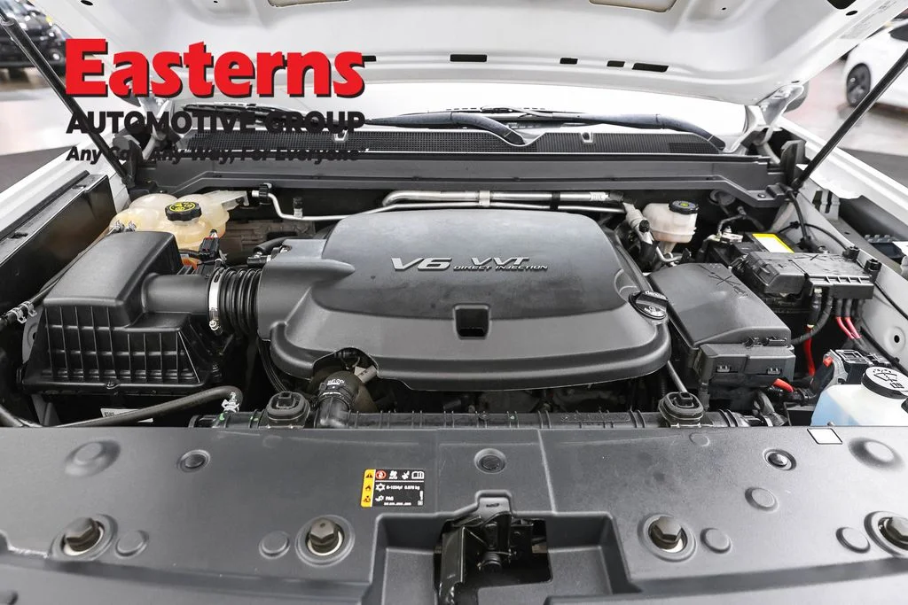 Used 2022 White GMC Elevation Standard image 7