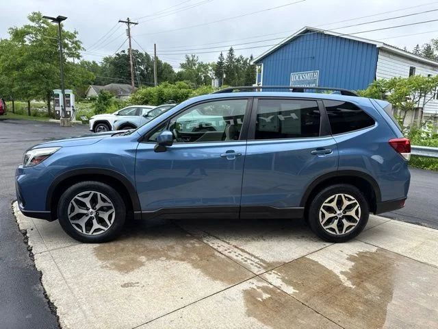 Certified Used 2021 Blue Subaru Premium image 4
