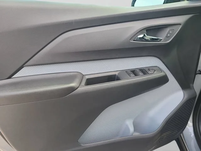 New 2027 Sterling Grey Metallic Chevrolet LT image 13