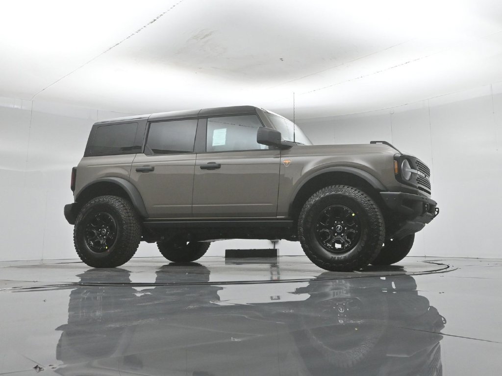 New 2026 Marsh Gray Ford Badlands image 50