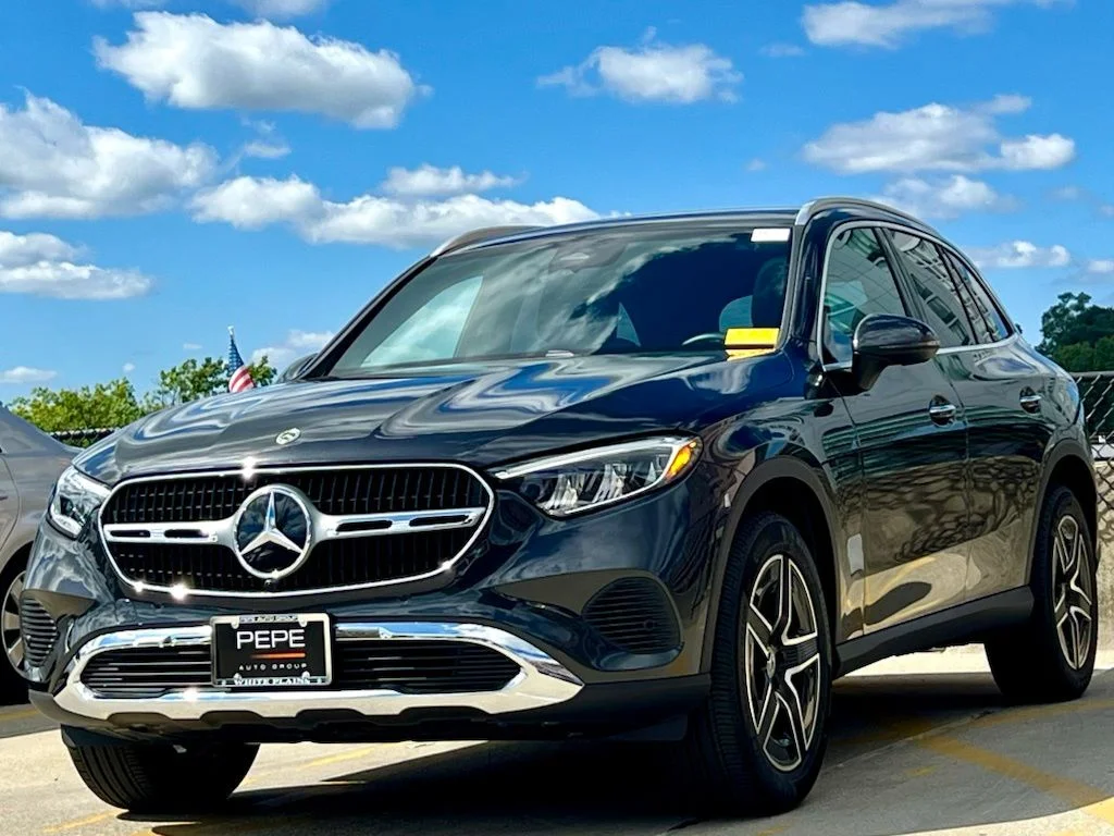 Certified Used 2026  Mercedes-Benz GLC 300 image 4