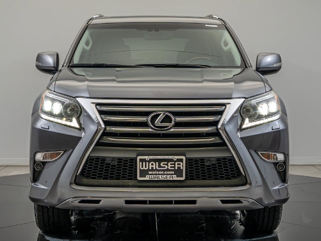 Used 2016 Gray Pearl Lexus 460 image 2