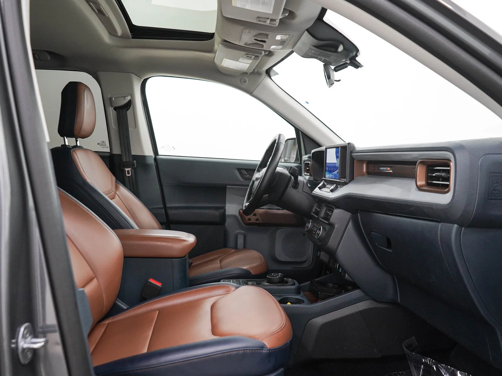 Used 2022 Gray Metallic Ford Lariat image 13