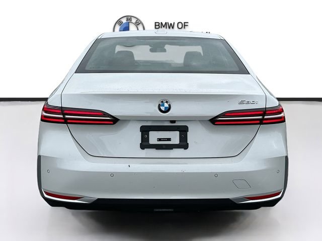 New 2026 White BMW 530i image 5