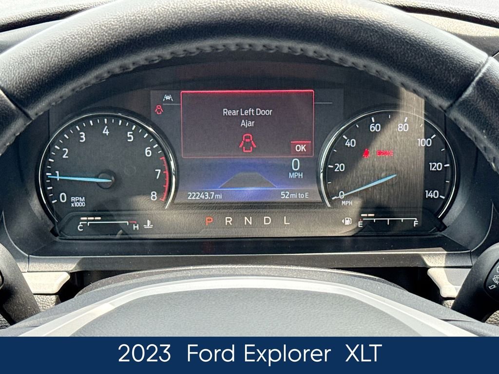Used 2023 Silver Ford XLT image 3