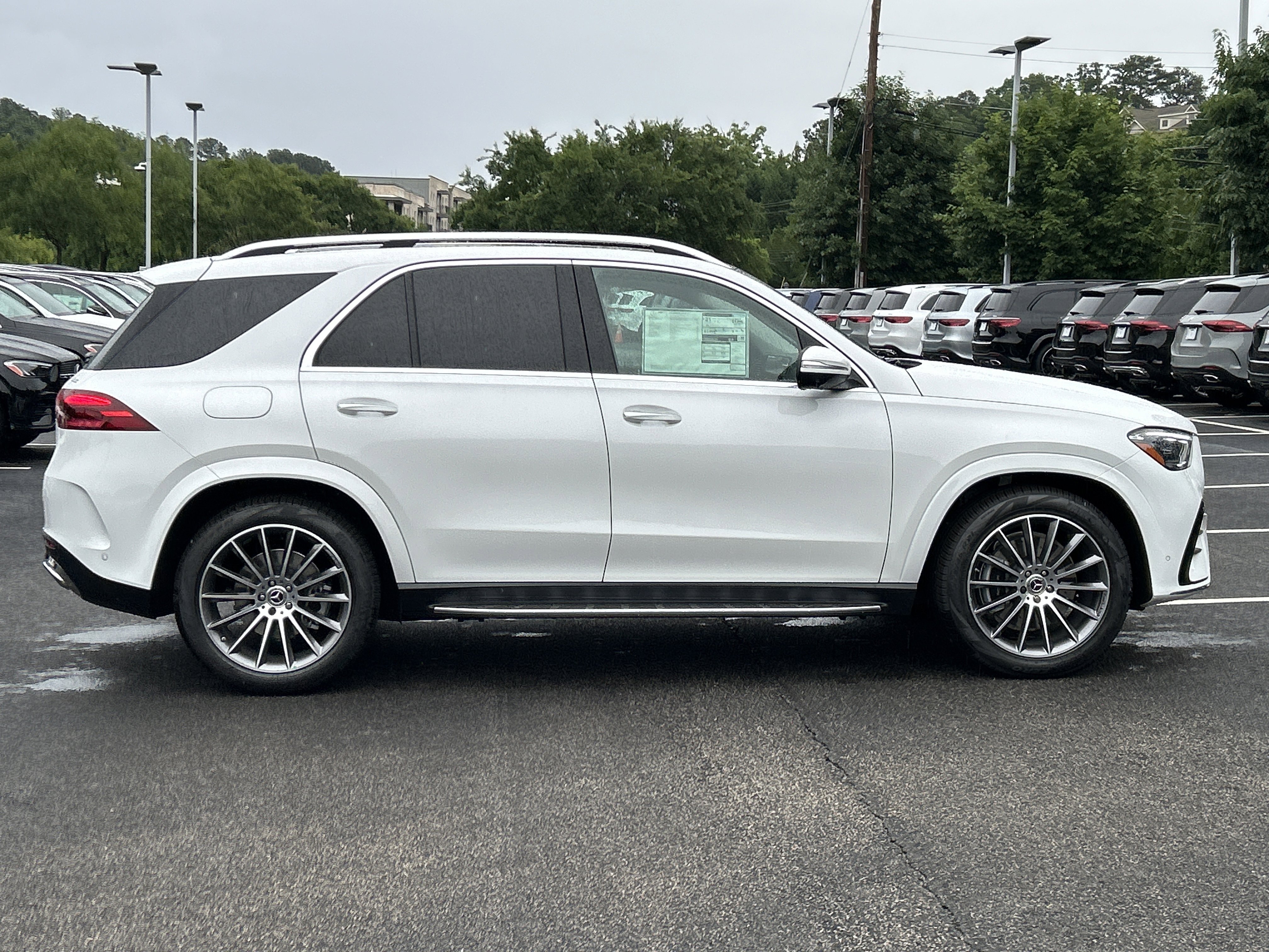 New 2026 MANUFAKTUR Moonlight White Metallic Mercedes-Benz GLE 450 4MATIC® SUV image 5