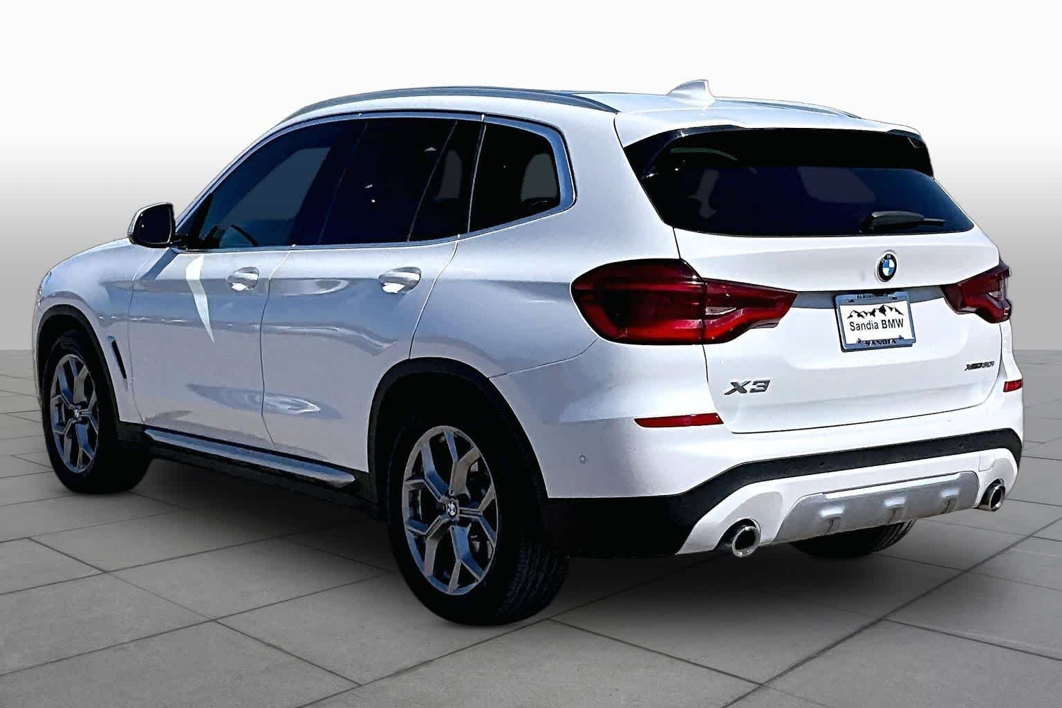 Used 2021 Mineral White Metallic BMW xDrive30i image 9