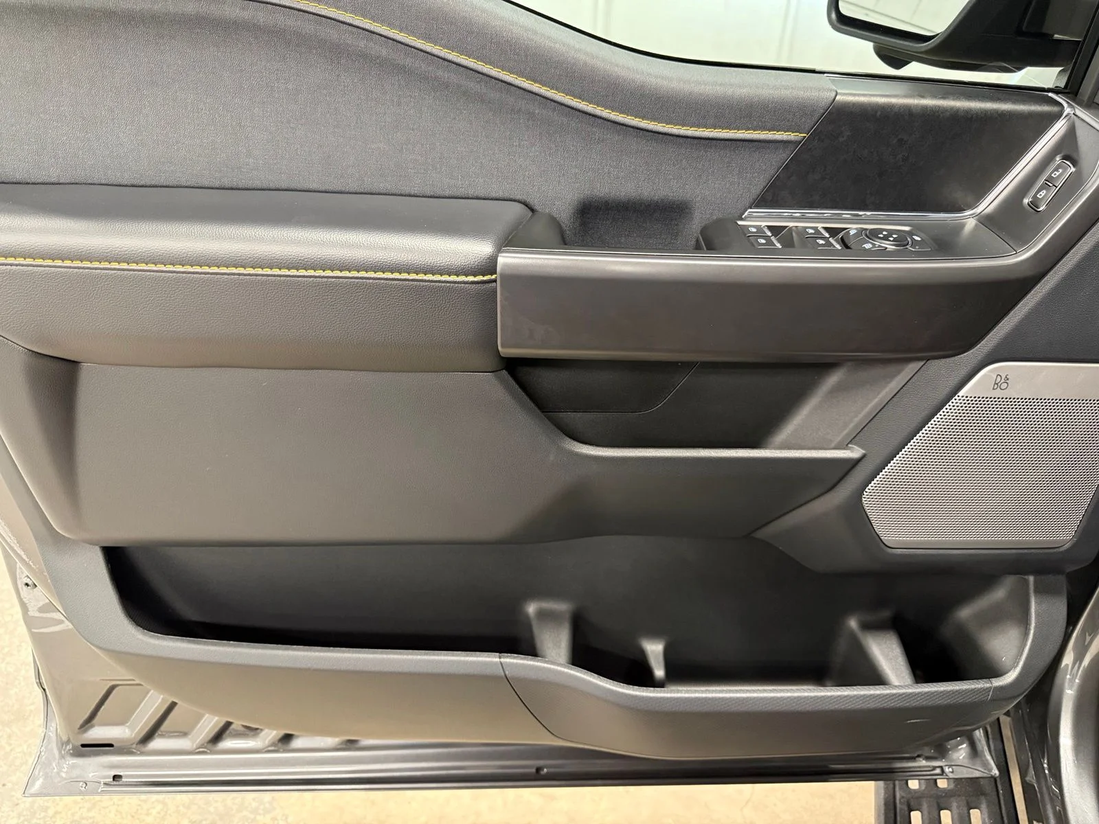 Used 2025 Gray Ford Tremor image 19