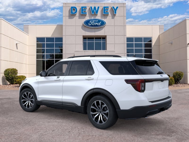 New 2026 Star White Metallic Tri-Coat Ford ST-Line image 4