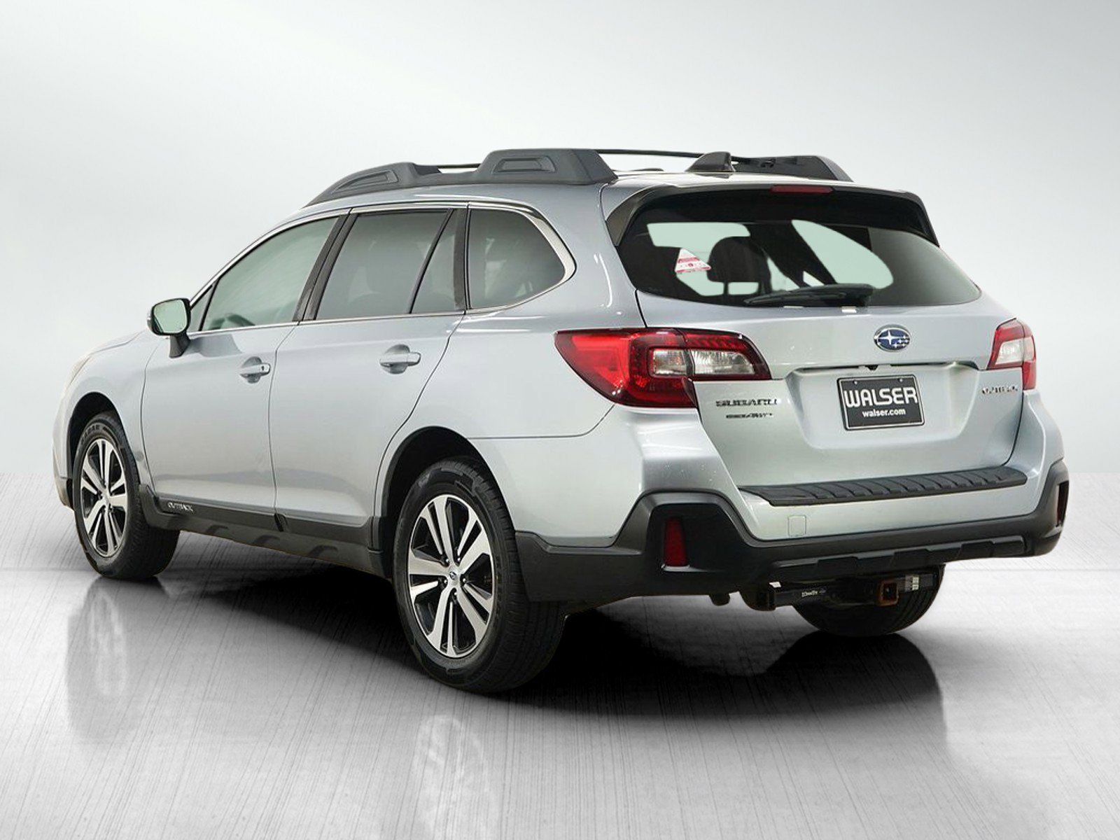 Used 2019 Ice Silver Metallic Subaru 2.5i image 3