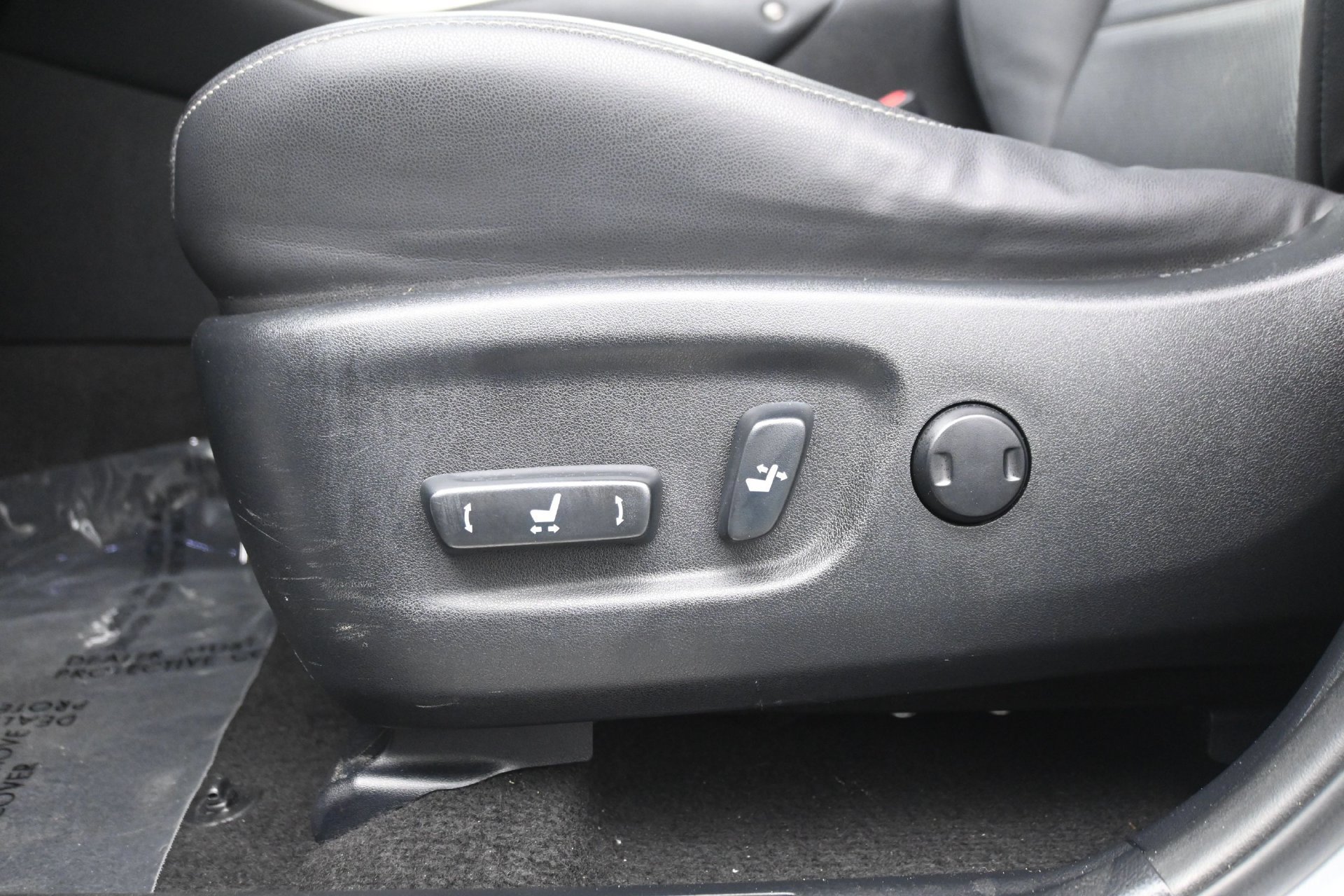 Used 2015 Silver Lexus 200t image 30