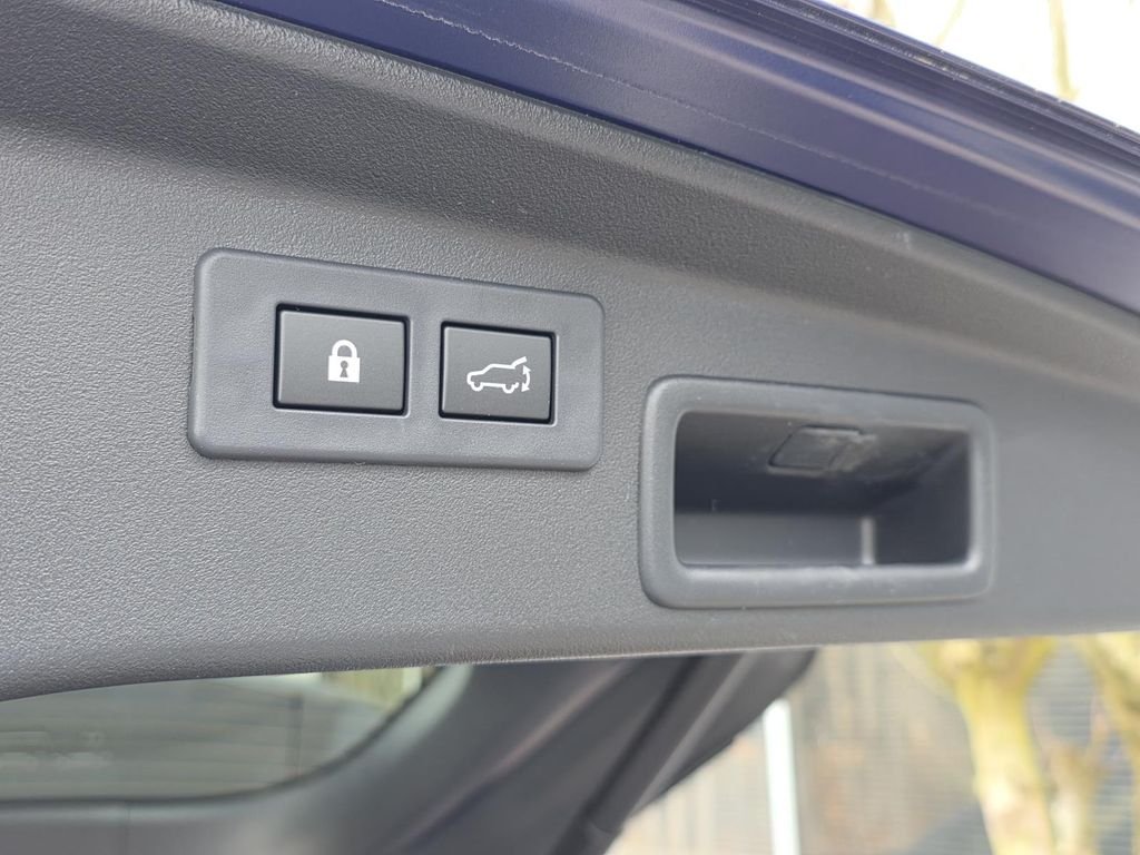 New 2026 SAPPHIRE BLUE PEARL Subaru Limited image 16