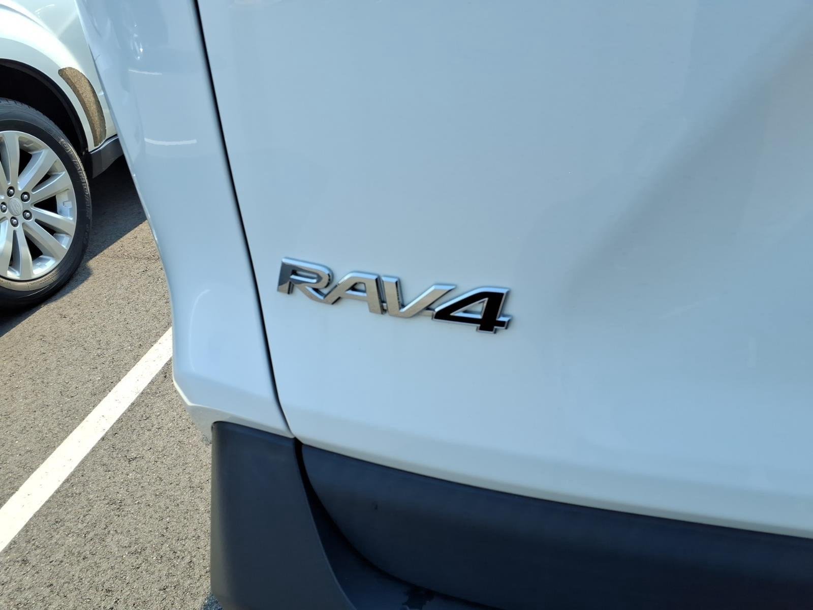 Used 2024 Ice Cap Toyota XLE image 7