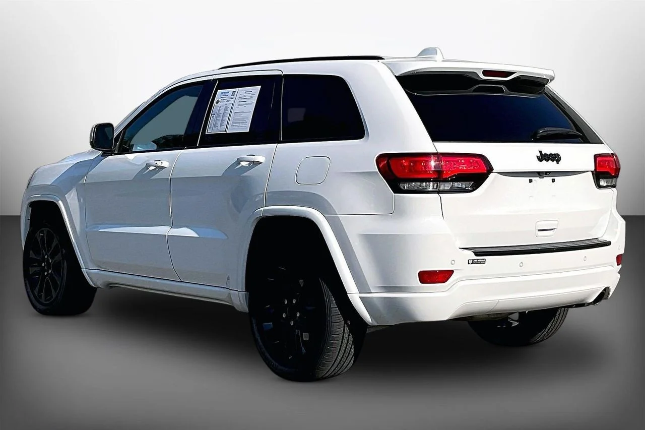 Used 2017 White Jeep Altitude image 6