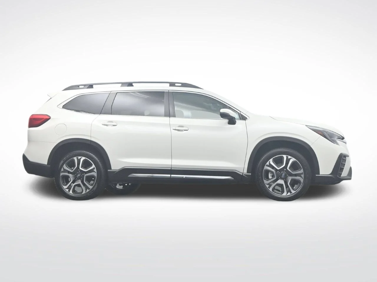 Used 2023 Crystal White Pearl Subaru Limited image 39