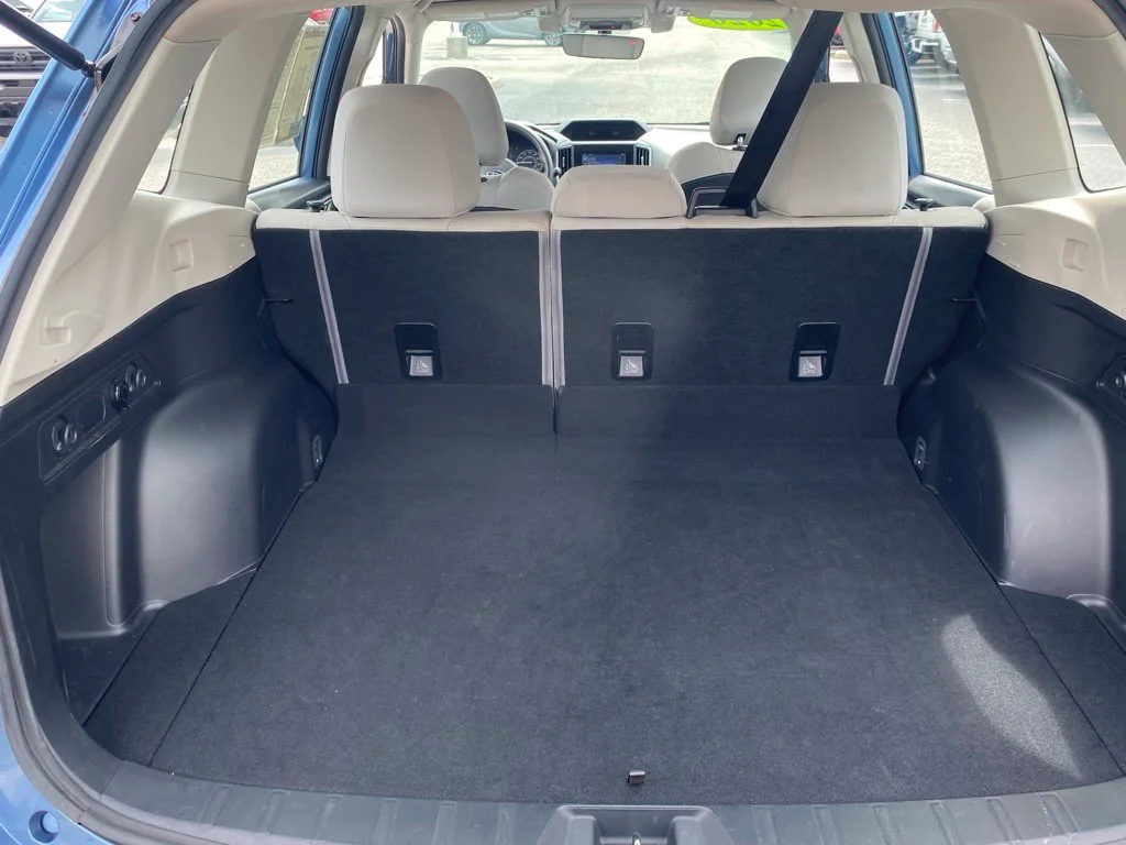Used 2020 Blue Subaru Base image 11