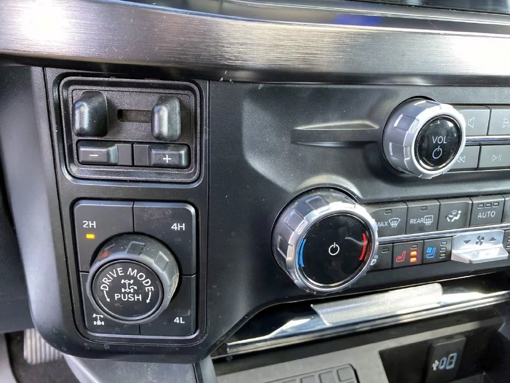 Used 2024 Silver Metallic Ford Lariat image 20