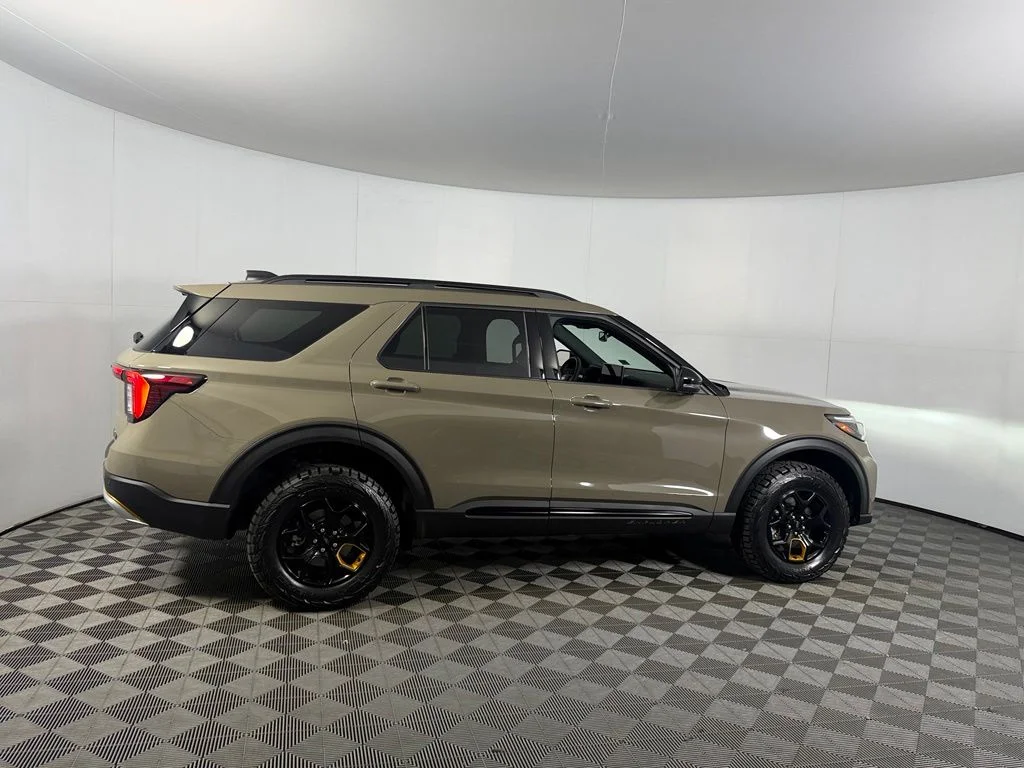 Certified Used 2026 Gray Ford Tremor image 5