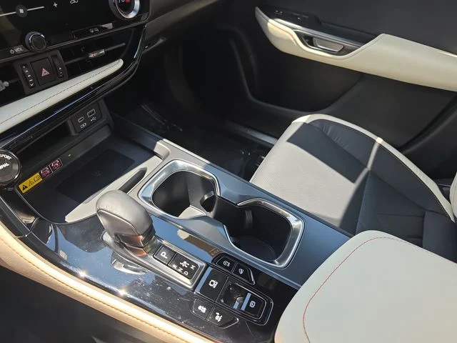 Used 2023 Silver Lexus 350 Luxury image 24
