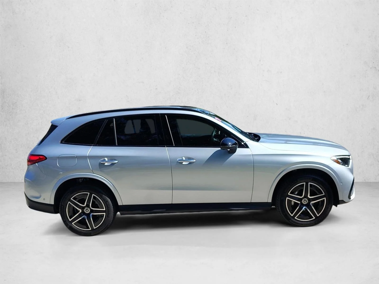 Used 2026 Cirrus Silver Metallic Mercedes-Benz GLC 300 image 4