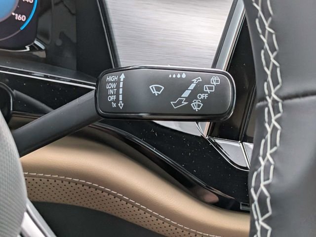 New 2026 White Volkswagen 2.0T SE w/Technology image 33