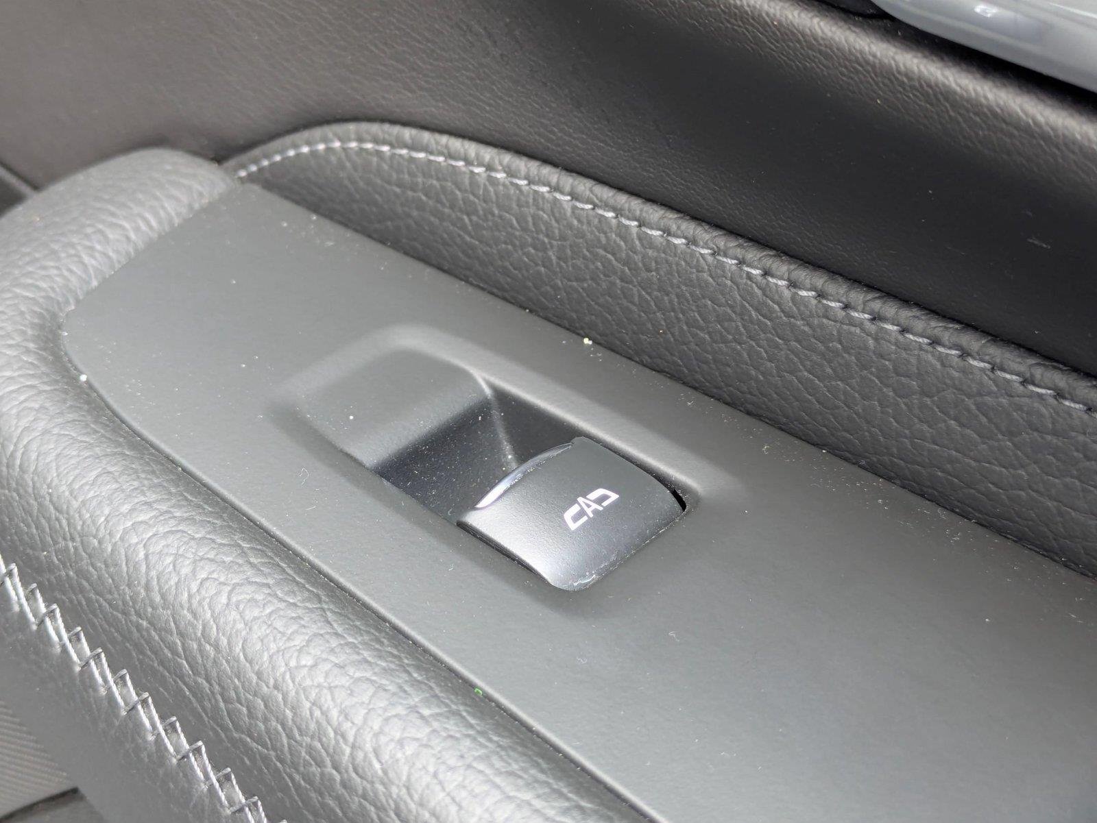 Used 2022 Onyx Black GMC Denali image 35