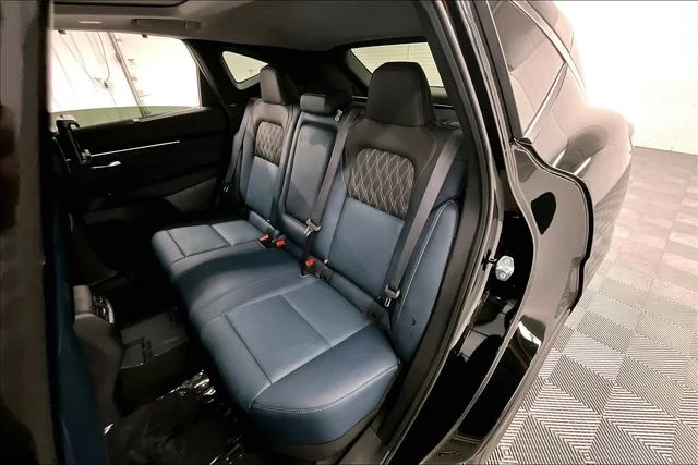 New 2026 Super Black Nissan Platinum image 11