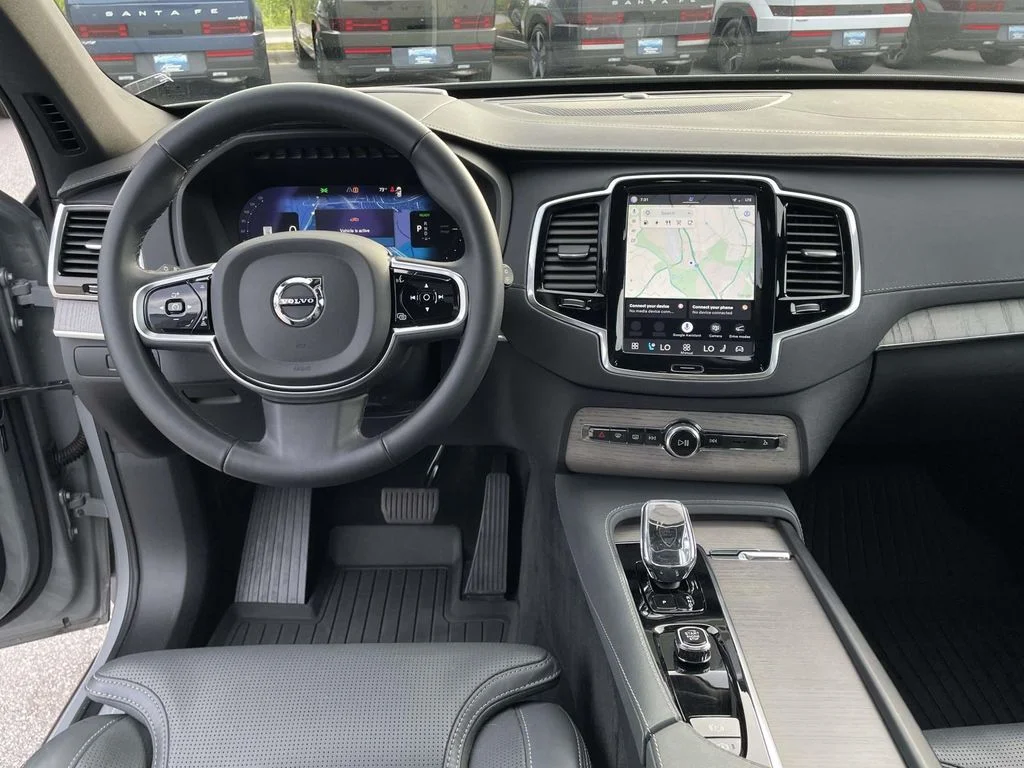 Certified Used 2024 Vapour Grey Metallic Volvo Ultimate Bright Theme image 4