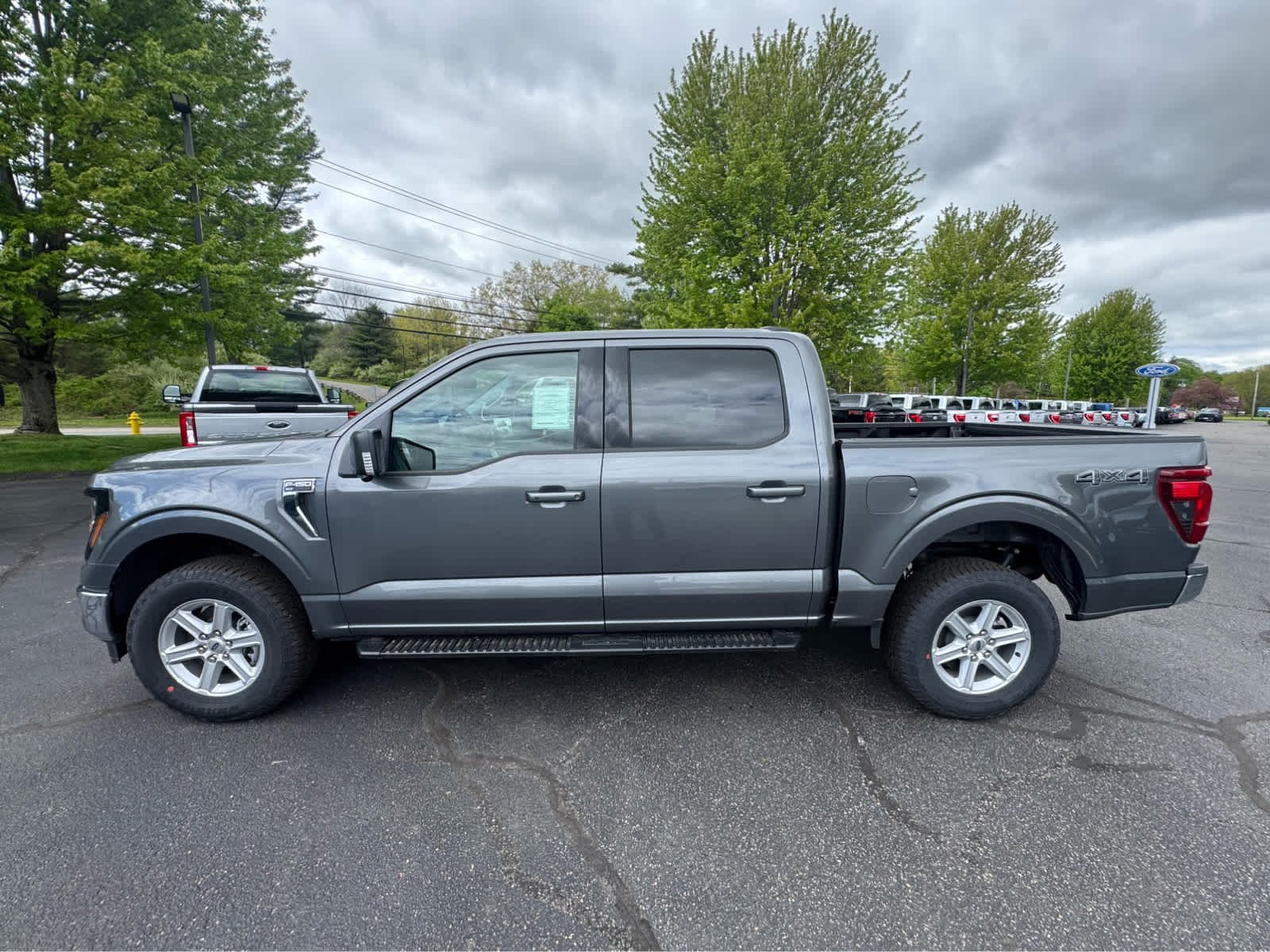 New 2026 Carbonized Gray Metallic Ford XLT image 2