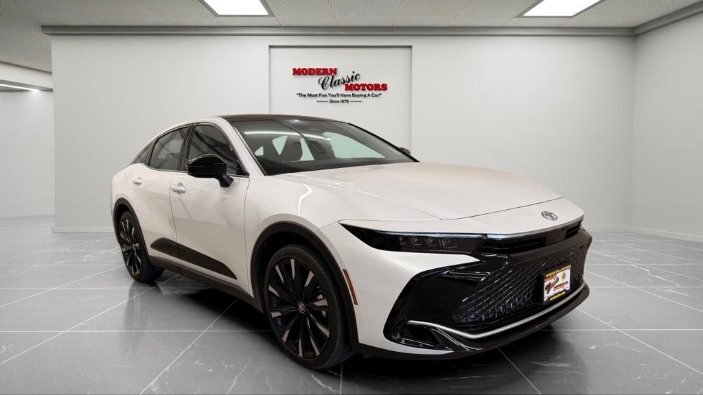 Used 2026 White Toyota Platinum image 1