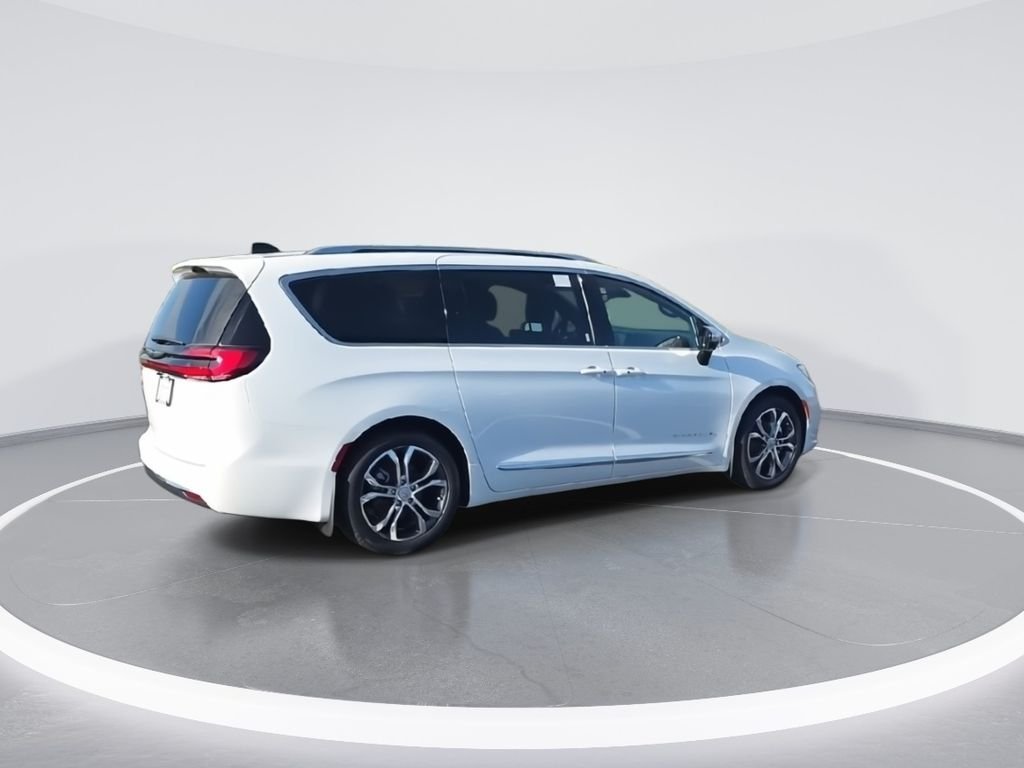 2026 Chrysler Pacifica Pinnacle - Photo 9