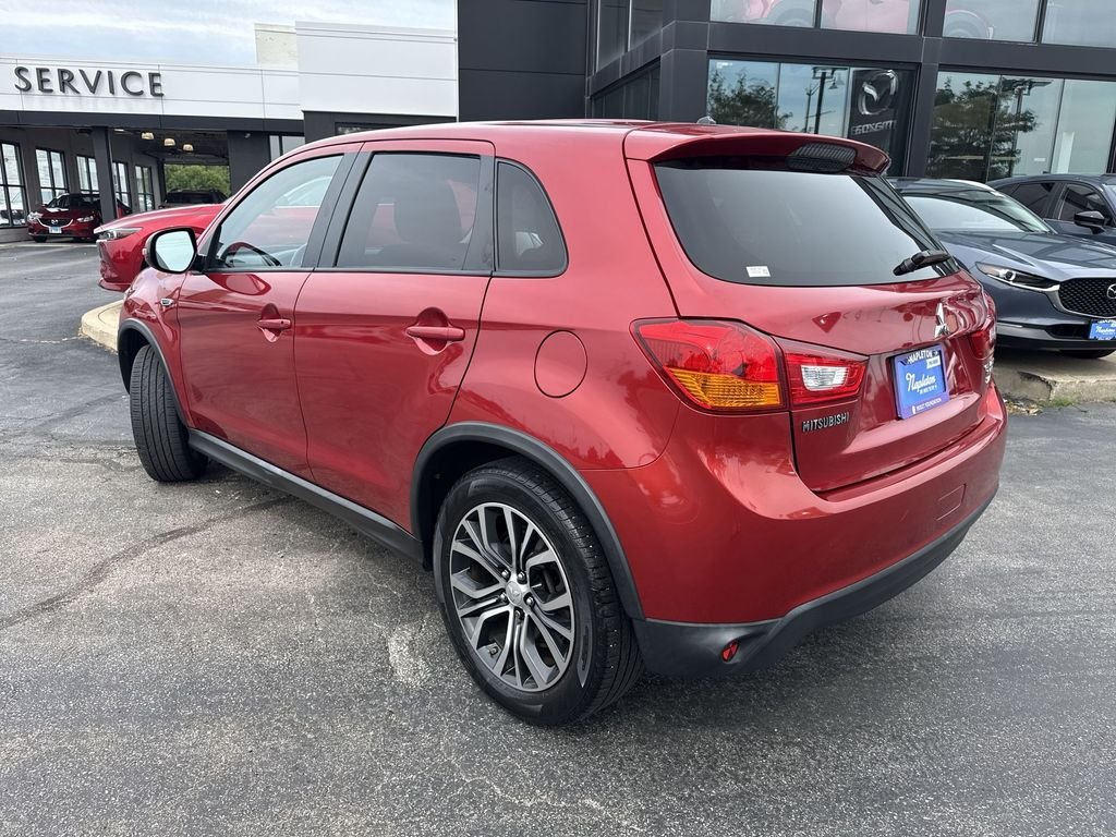 Used 2016  Mitsubishi ES image 9