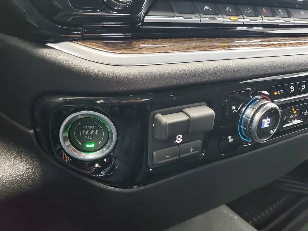 New 2026 Onyx Black GMC Elevation image 17