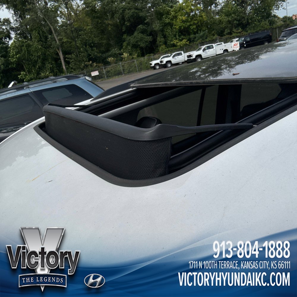 Used 2023 White Jeep Limited image 5