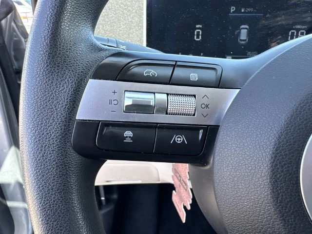 Used 2025 Silver Hyundai SEL image 45