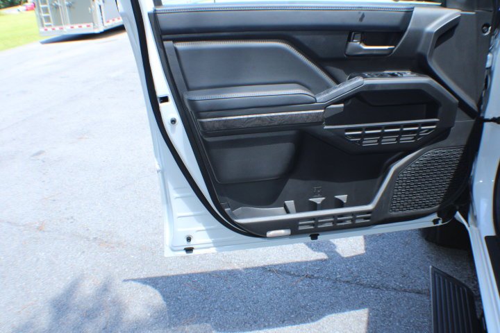 Used 2026 Wind Chill Pearl Toyota Limited image 6