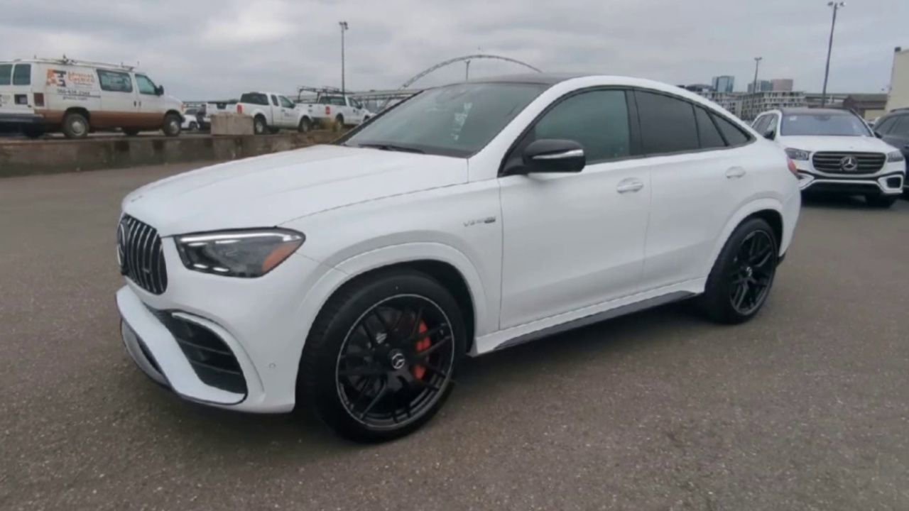 New 2026 MANUFAKTUR Moonlight White Metallic Mercedes-Benz AMG® GLE 63 S 4MATIC+ Coupe image 41